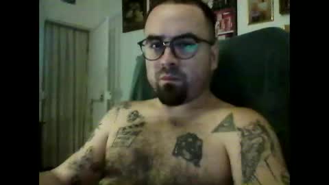 Snapshot of hurtadodirector chatting on 03-10-26, 06:40 hurtadodirector online show from 03-10-26, 06:40