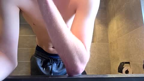 Snapshot of hutser8890 chatting on 06-09-26, 12:39 hutser8890 online show from 06-09-26, 12:39