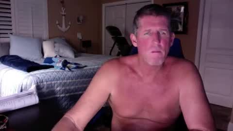 Snapshot of hvacstud4 chatting on 12-22-25, 10:07 hvacstud4 online show from 12-22-25, 10:07