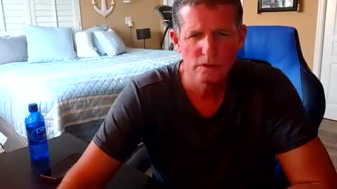 Snapshot of hvacstud4 chatting on 02-15-26, 06:04 hvacstud4 online show from 02-15-26, 06:04