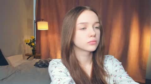 Snapshot of hwadwellingham chatting on 05-31-26, 07:15 Lily online show from 05-31-26, 07:15