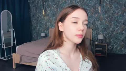 Snapshot of hwadwellingham chatting on 06-07-26, 07:12 Lily online show from 06-07-26, 07:12