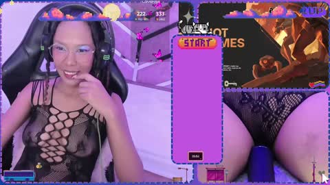 Snapshot of hyliebloom chatting on 01-11-25, 11:56 Ashley online show from 01-11-25, 11:56