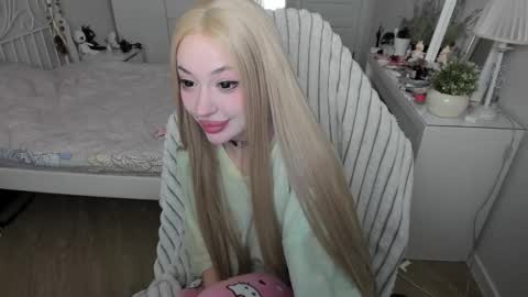 Snapshot of hyorinmaruu chatting on 10-11-25, 12:36 maru online show from 10-11-25, 12:36