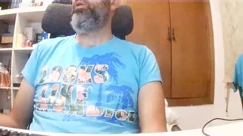 Snapshot of hyperpau chatting on 09-18-25, 02:57 Hyperpau online show from 09-18-25, 02:57