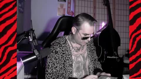 Snapshot of hypnosexray chatting on 01-15-25, 09:02 Mistress Magenta online show from 01-15-25, 09:02