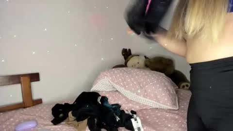 Hyun Joo online show from 02-06-26, 10:35