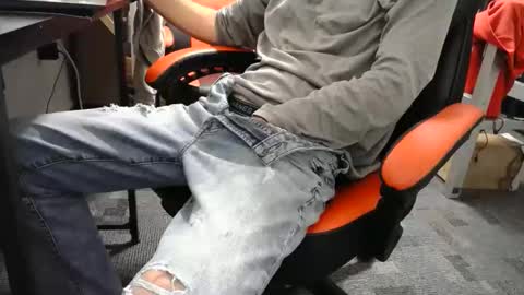 lucifer online show from 11-08-25, 01:22