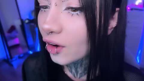 Snapshot of i_died_again chatting on 10-25-25, 09:06 Asya online show from 10-25-25, 09:06