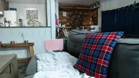 Snapshot of i_fetishize_u chatting on 02-09-25, 09:17 ShortStuff online show from 02-09-25, 09:17