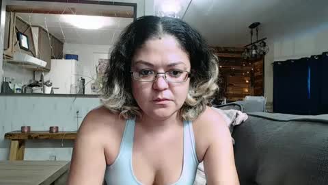 Snapshot of i_fetishize_u chatting on 02-13-25, 09:06 ShortStuff online show from 02-13-25, 09:06