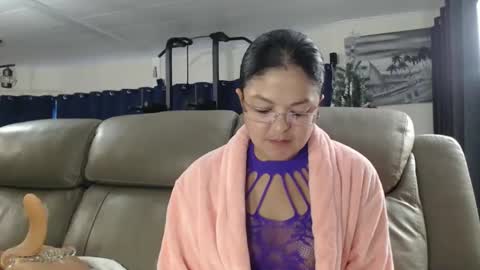 Snapshot of i_fetishize_u chatting on 12-22-25, 07:33 ShortStuff online show from 12-22-25, 07:33