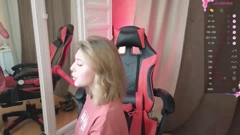 Snapshot of i_see_aysi chatting on 10-22-25, 03:12 Aysi online show from 10-22-25, 03:12