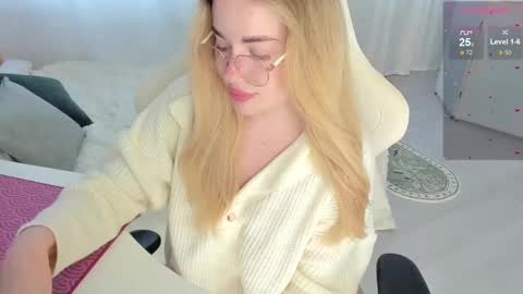 Snapshot of i_want_you_eva chatting on 10-31-25, 10:38 HiI am EvaPVT is open online show from 10-31-25, 10:38