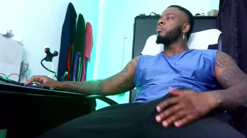 Mr H Independent model online show from 10-30-25, 03:30