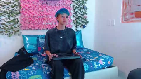 Snapshot of iam_lukas__ chatting on 09-09-25, 03:17 iam_lukas__ online show from 09-09-25, 03:17