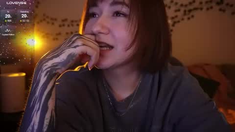 Snapshot of iam_meg chatting on 12-02-25, 01:33 Meg online show from 12-02-25, 01:33