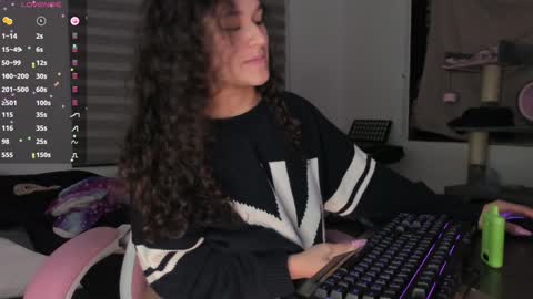 Snapshot of iam_nikki chatting on 01-02-25, 08:39 On instagram Imm NikkiHelp me reach 100 likes online show from 01-02-25, 08:39