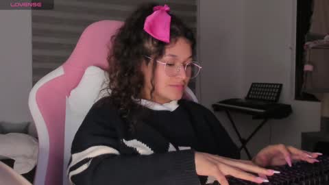 Snapshot of iam_nikki chatting on 01-09-25, 08:03 On instagram Imm NikkiHelp me reach 100 likes online show from 01-09-25, 08:03