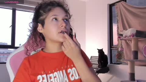 Snapshot of iam_nikki chatting on 01-14-25, 10:55 On instagram Imm NikkiHelp me reach 100 likes online show from 01-14-25, 10:55