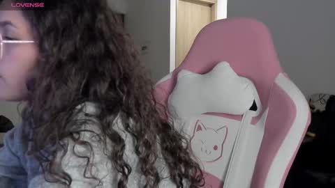 Snapshot of iam_nikki chatting on 02-20-25, 06:06 On instagram Imm NikkiHelp me reach 100 likes online show from 02-20-25, 06:06