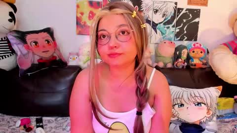 Zoe 3 online show from 11-17-25, 02:06