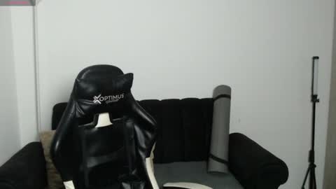 Dylan  independent model  online show from 07-09-26, 04:05