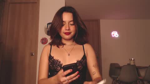 Snapshot of iamjulietaaa chatting on 12-31-24, 05:00 Julieta online show from 12-31-24, 05:00