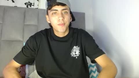 Snapshot of iammaik chatting on 11-17-25, 01:44 iammaik online show from 11-17-25, 01:44