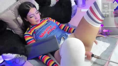 Snapshot of iamstephanie13 chatting on 10-12-25, 04:11 Steph - Online Again   - 1 DECEMBER online show from 10-12-25, 04:11