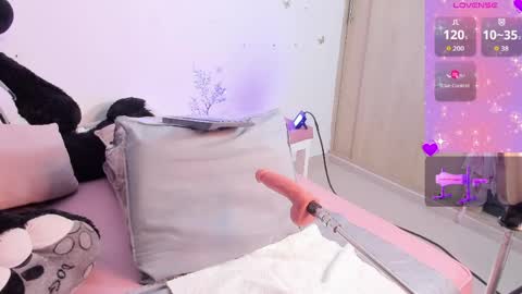 Snapshot of iamstephanie13 chatting on 06-08-26, 04:35 Steph - Online Again - 1 DECEMBER online show from 06-08-26, 04:35