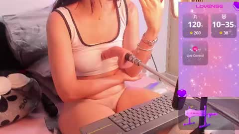 Steph - Online Again   - 1 DECEMBER online show from 07-27-26, 04:52