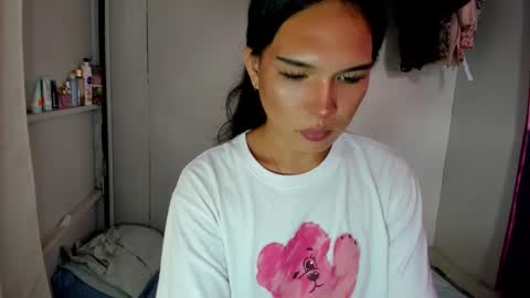 Snapshot of iamyourdesire_ chatting on 03-26-26, 05:46 shhh online show from 03-26-26, 05:46