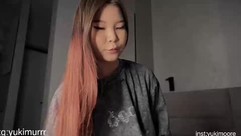 Snapshot of iamyuki_ chatting on 03-21-26, 01:43 iamyuki_ online show from 03-21-26, 01:43