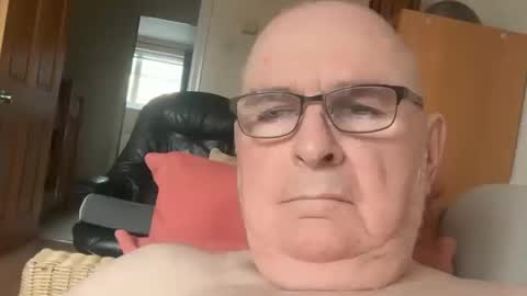 ian53a - mature UK man for same online show from 03-10-26, 11:15