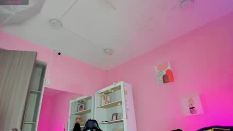 IAN CASTILLO online show from 11-25-25, 11:21