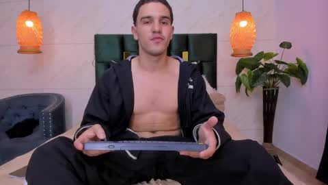 Ian online show from 01-28-25, 04:18