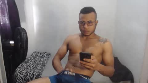 Snapshot of ian_tuner chatting on 11-30-25, 04:00 ian_tuner online show from 11-30-25, 04:00