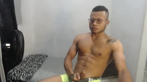 Snapshot of ian_tuner chatting on 12-01-25, 08:03 ian_tuner online show from 12-01-25, 08:03