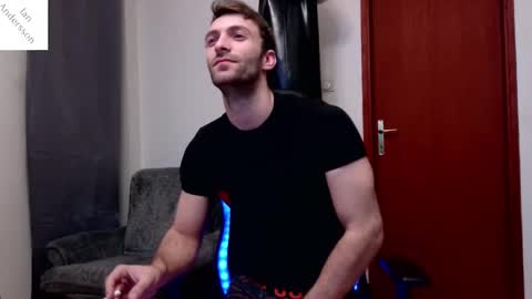 Snapshot of ianandersson27 chatting on 02-08-25, 03:30 Ian Andersson online show from 02-08-25, 03:30