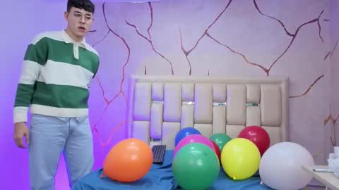 Snapshot of ianblake_ chatting on 03-09-26, 09:19 Ian online show from 03-09-26, 09:19