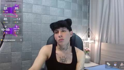 Snapshot of iancute_ chatting on 10-17-25, 06:43 ian online show from 10-17-25, 06:43