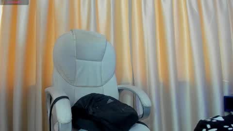 Snapshot of iangel_ chatting on 10-06-25, 11:29 ian online show from 10-06-25, 11:29