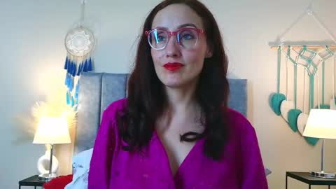 Iberian Moon online show from 02-05-26, 06:01