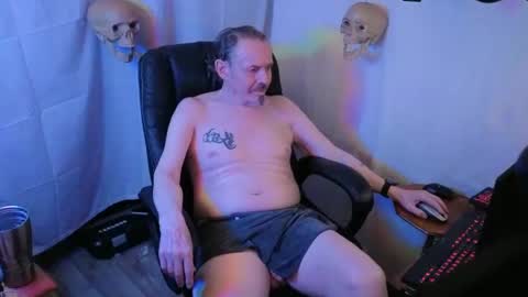 Snapshot of ibrichyrich chatting on 10-30-25, 08:16 Rich online show from 10-30-25, 08:16