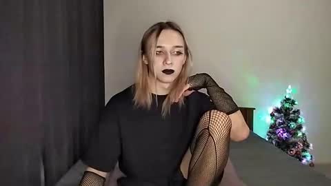 Jade online show from 12-22-25, 03:53