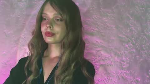 Nina online show from 09-19-25, 10:32