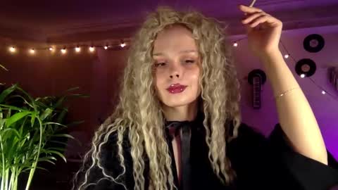 Nina online show from 01-08-26, 11:51