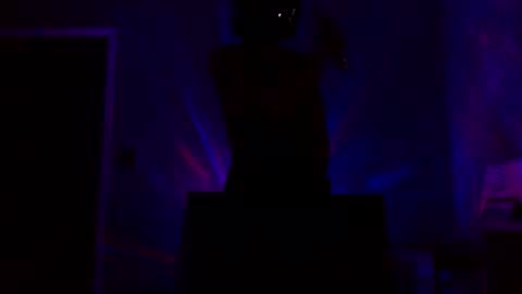 Snapshot of iceecloudz chatting on 10-19-25, 11:05 Shomeagudtyme online show from 10-19-25, 11:05