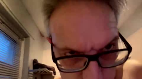 Snapshot of icums4u chatting on 12-15-25, 03:49 icums4u online show from 12-15-25, 03:49